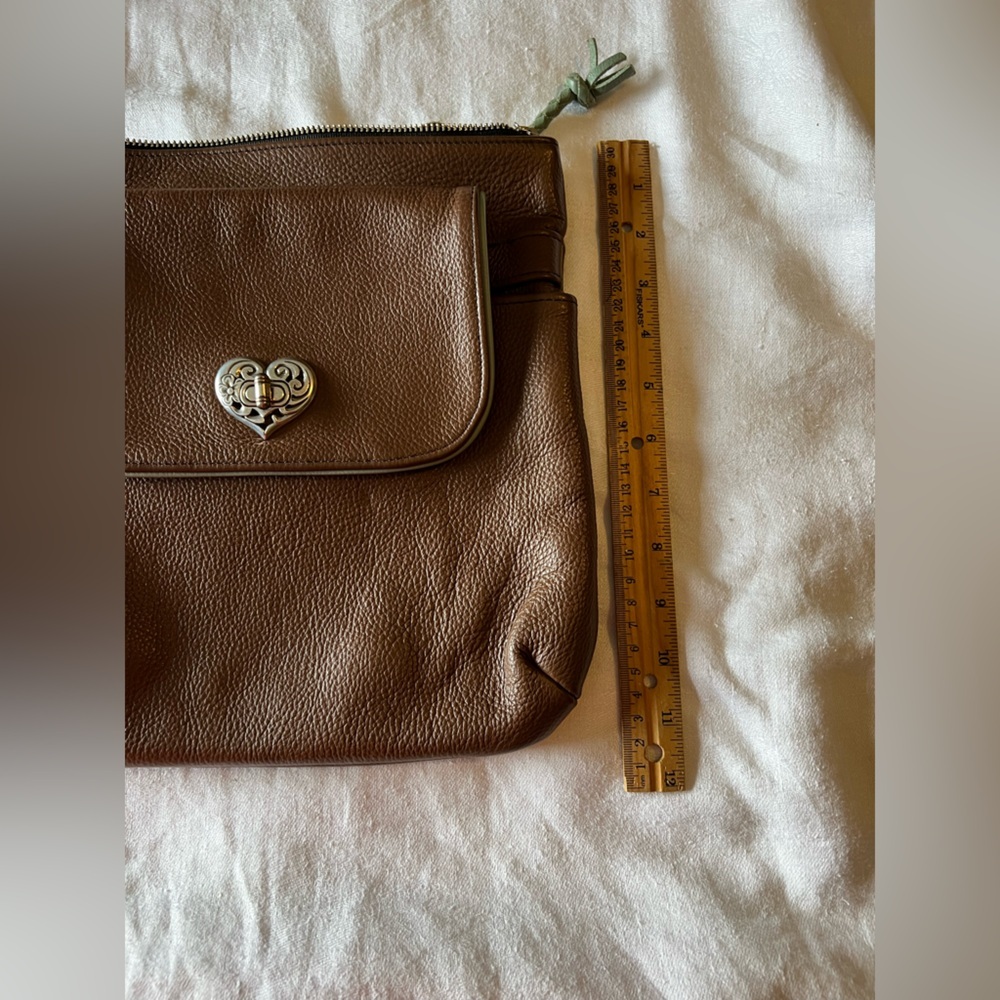 Classic Brown Leather Bag with Timeless Design. Silver hardware. - Picture 8 of 9